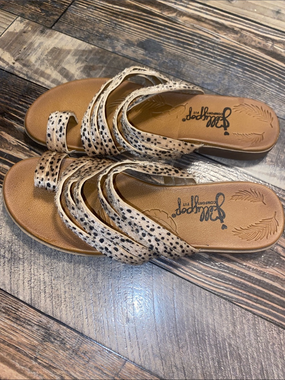 NWOT Jellypop Tan Cheetah Print Slide Sandals